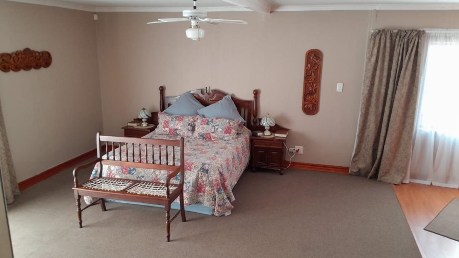 5 Bedroom Property for Sale in Riebeeckstad Free State